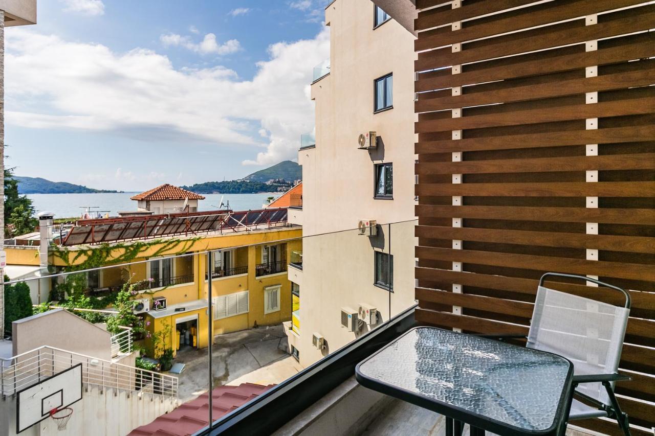 Apartments Beatrice Rafailovici Rafajlovići Exterior foto